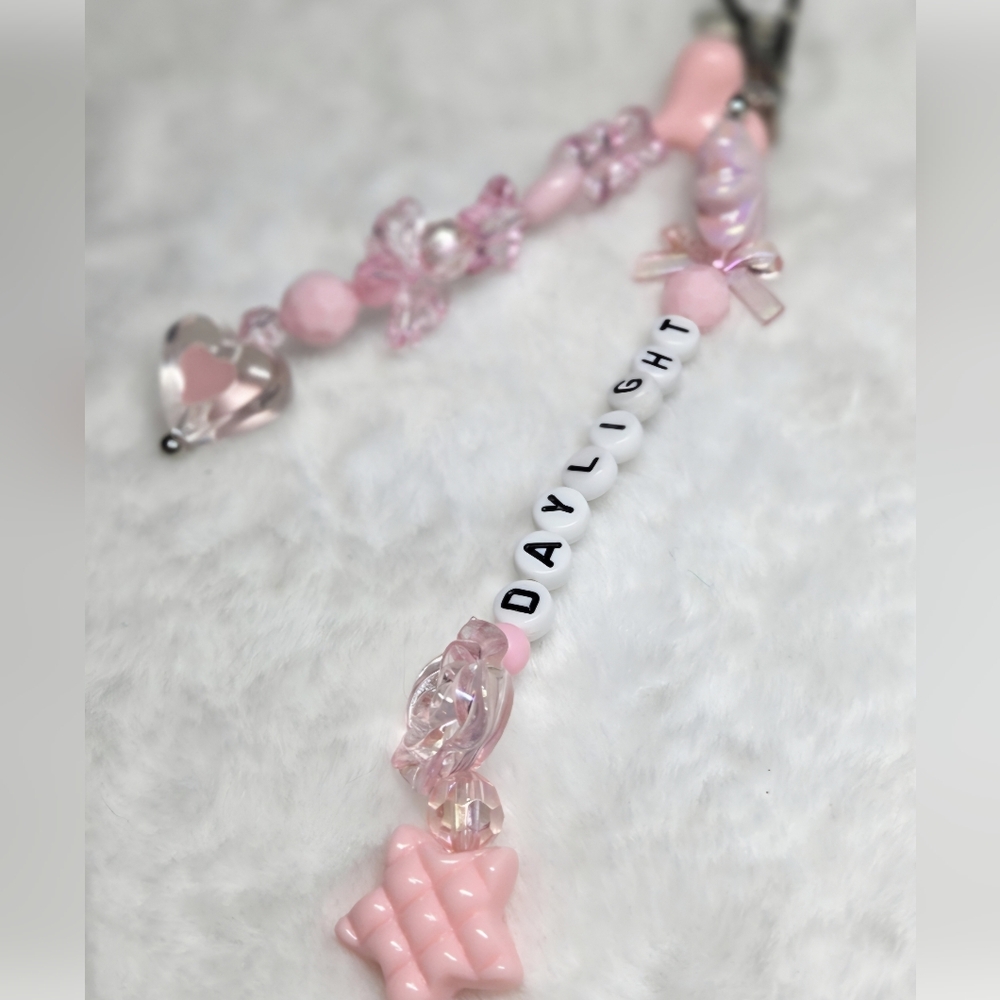 Taylor Swift Pink and White Keychain - Picture 3 of 3